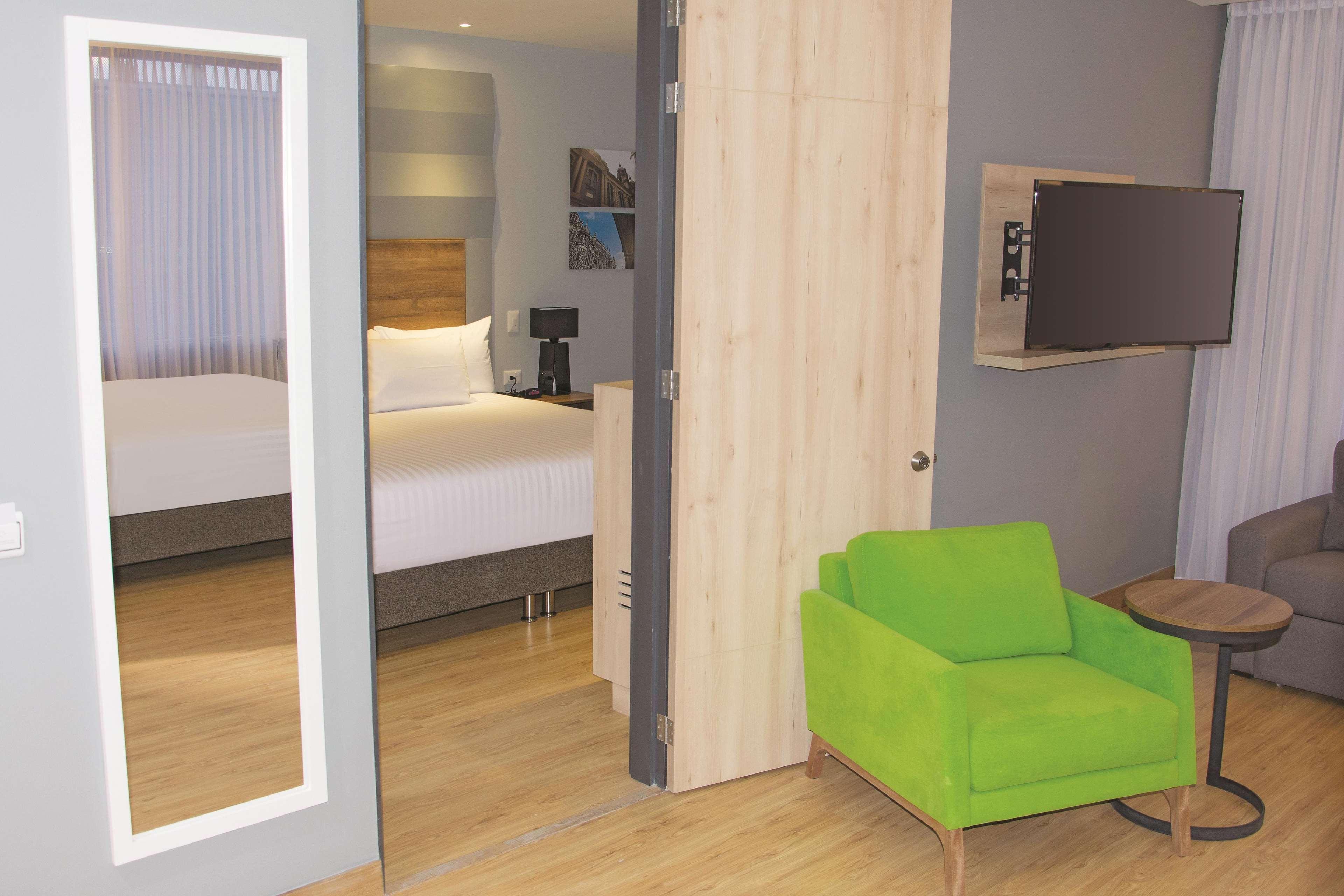 La Quinta By Wyndham Medellin Hotel Eksteriør billede