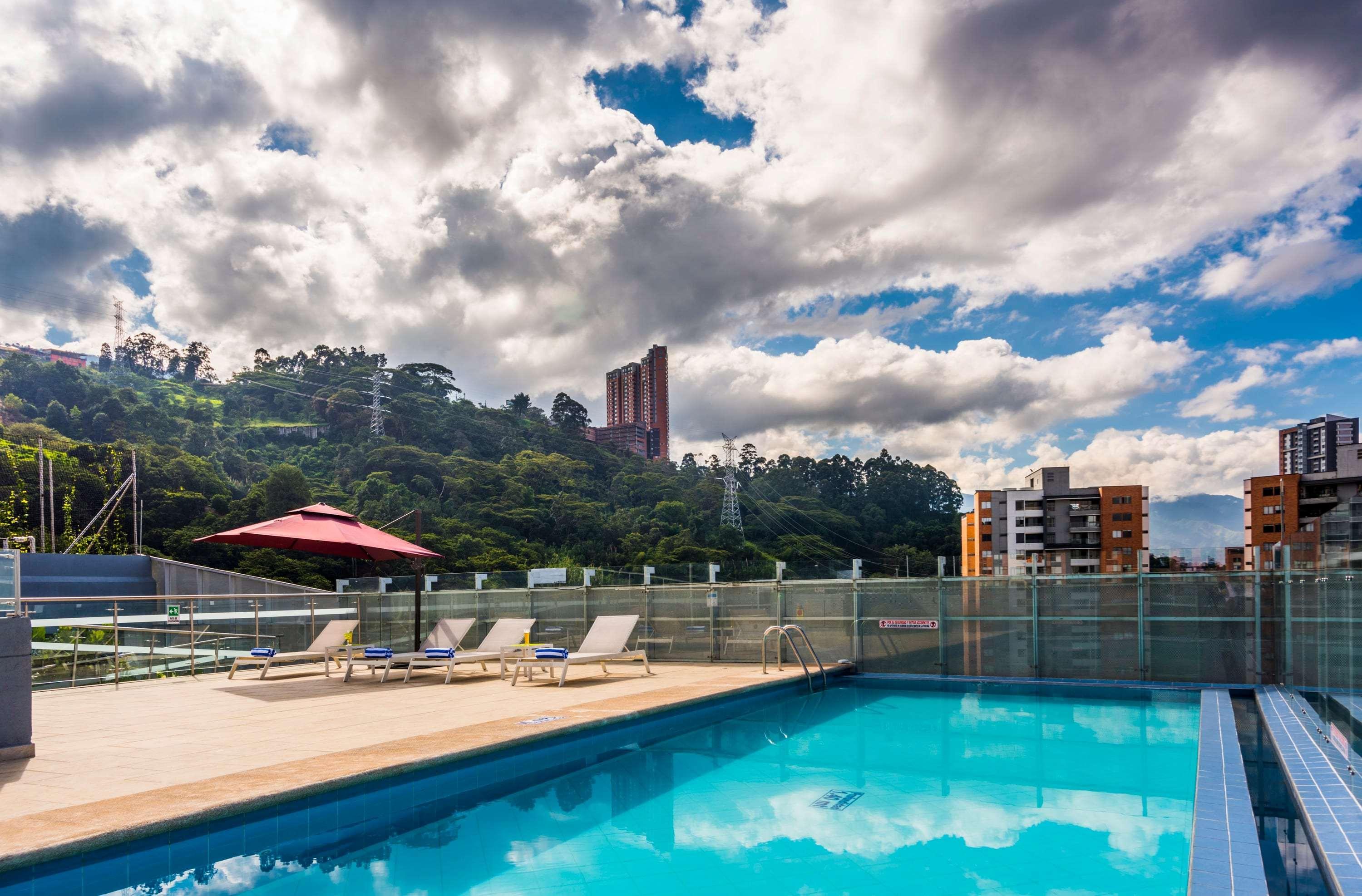 La Quinta By Wyndham Medellin Hotel Eksteriør billede