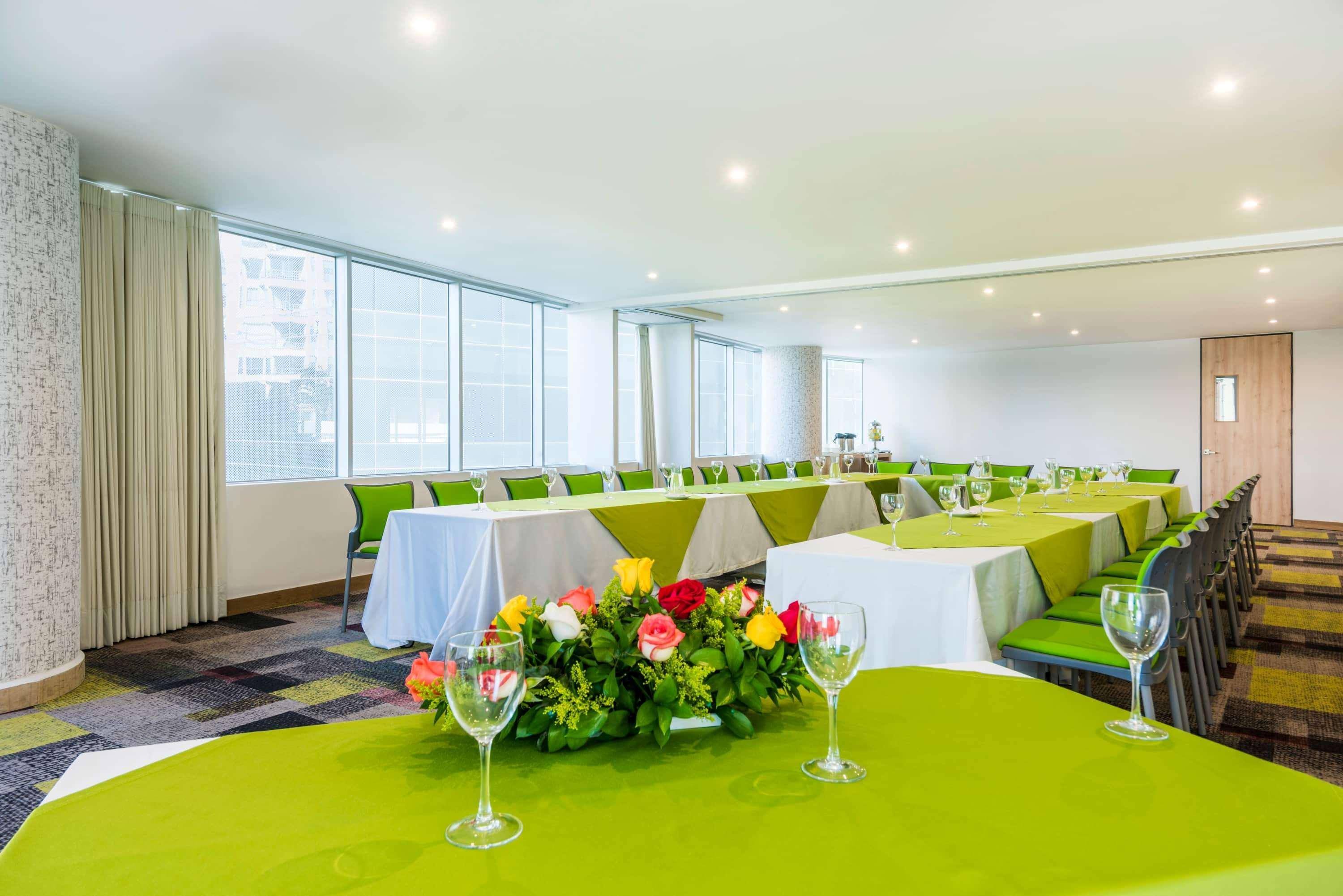La Quinta By Wyndham Medellin Hotel Eksteriør billede