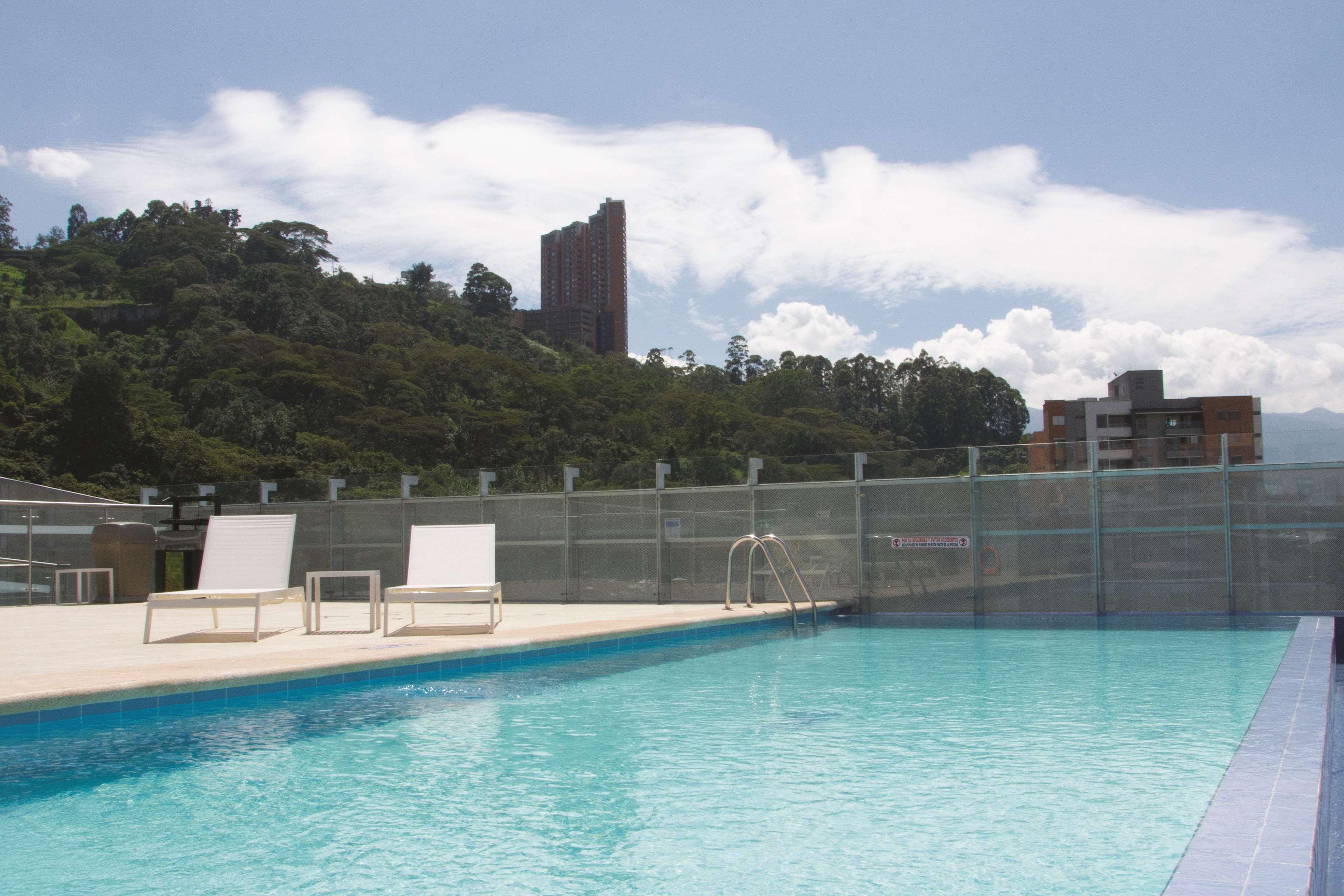 La Quinta By Wyndham Medellin Hotel Eksteriør billede