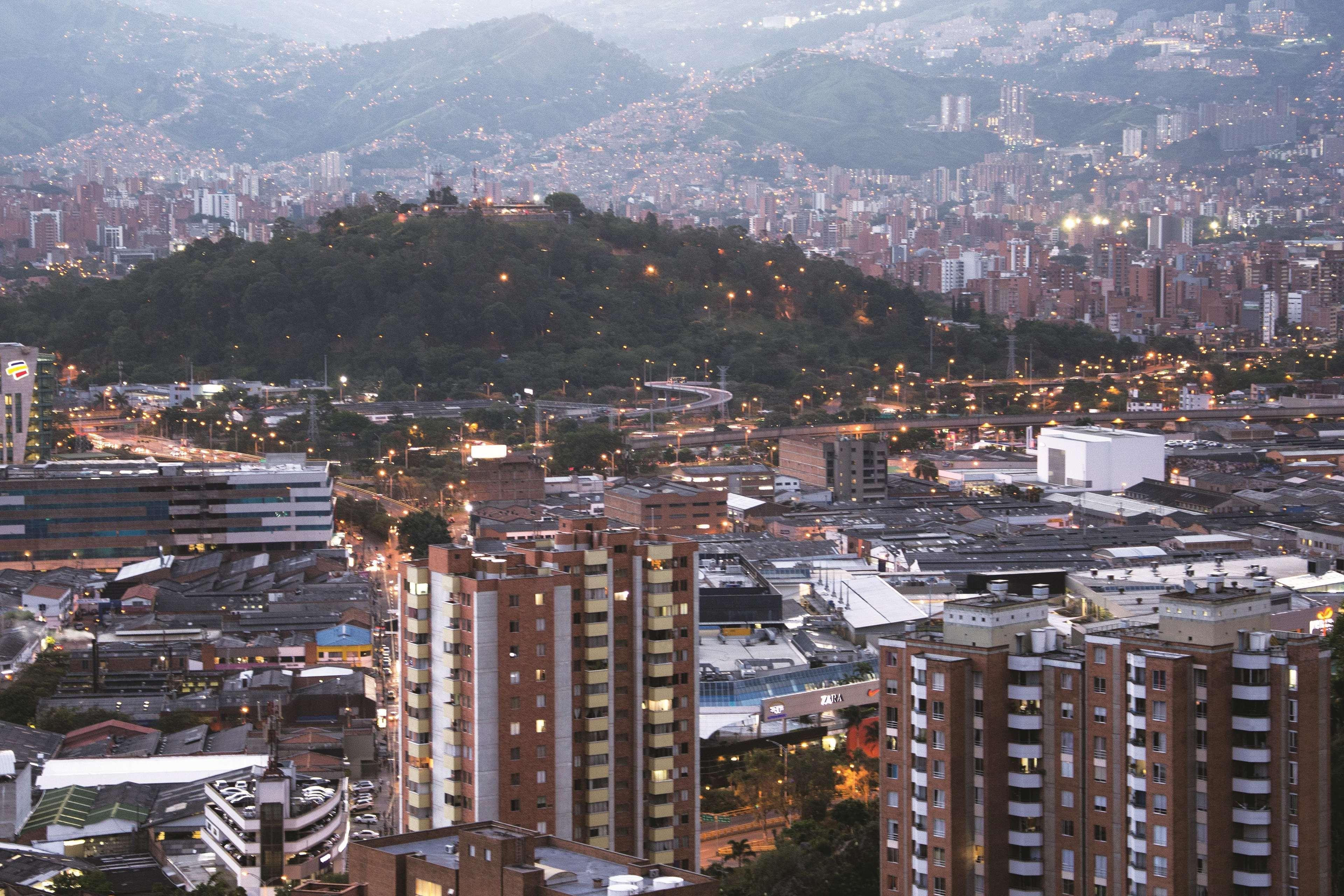 La Quinta By Wyndham Medellin Hotel Eksteriør billede