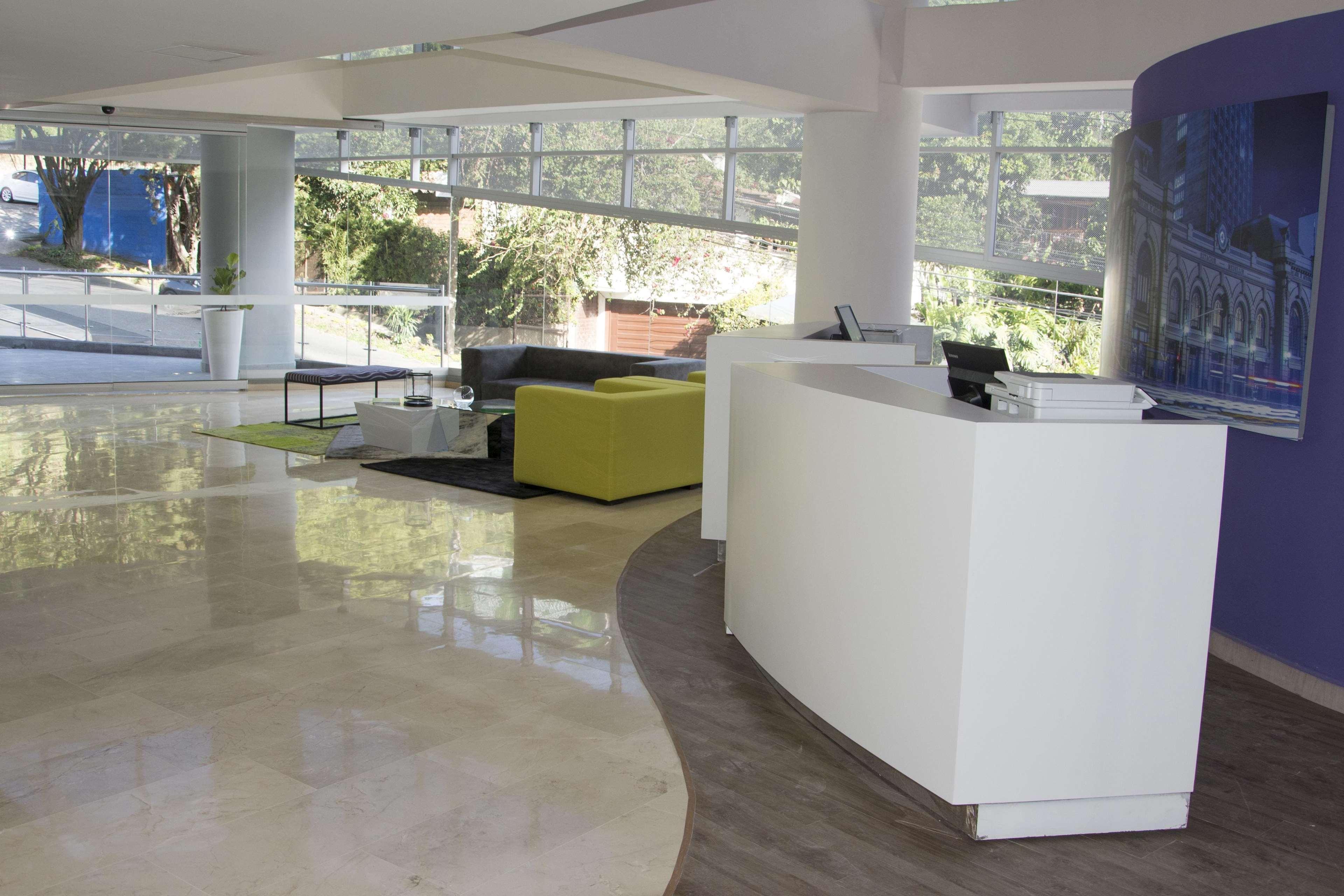 La Quinta By Wyndham Medellin Hotel Eksteriør billede