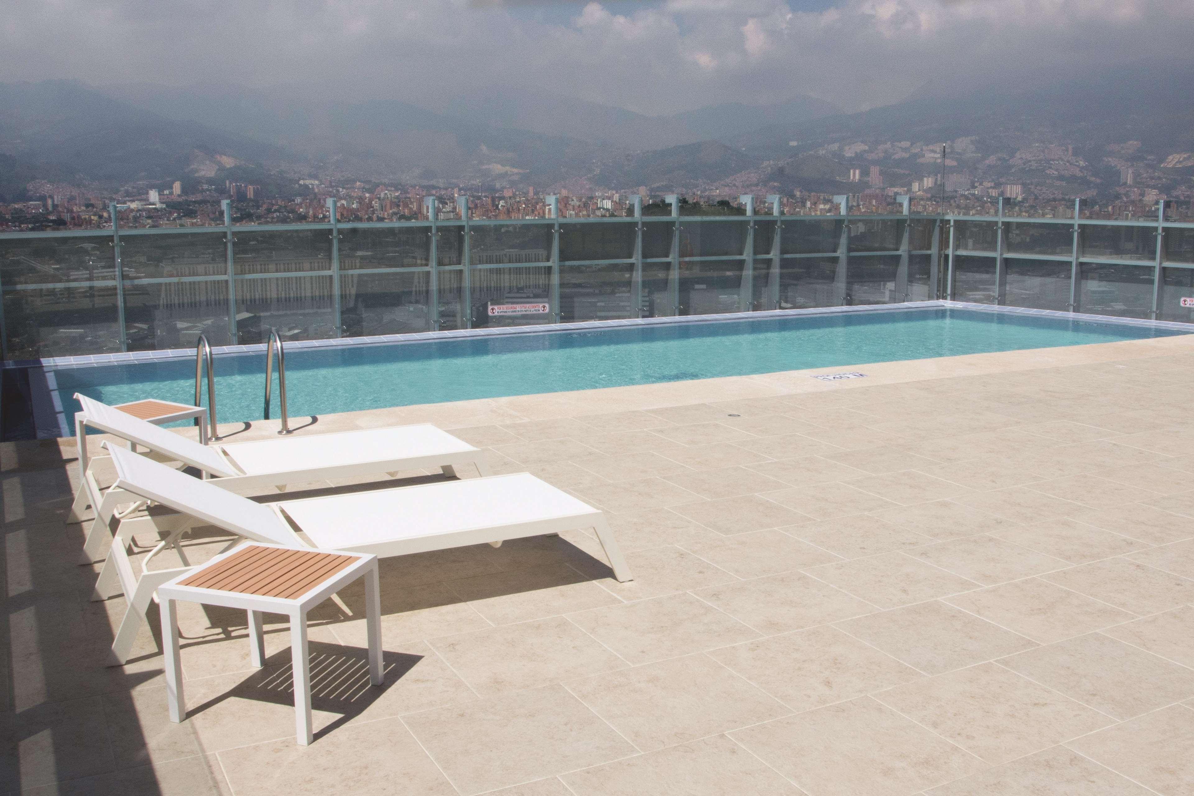 La Quinta By Wyndham Medellin Hotel Eksteriør billede