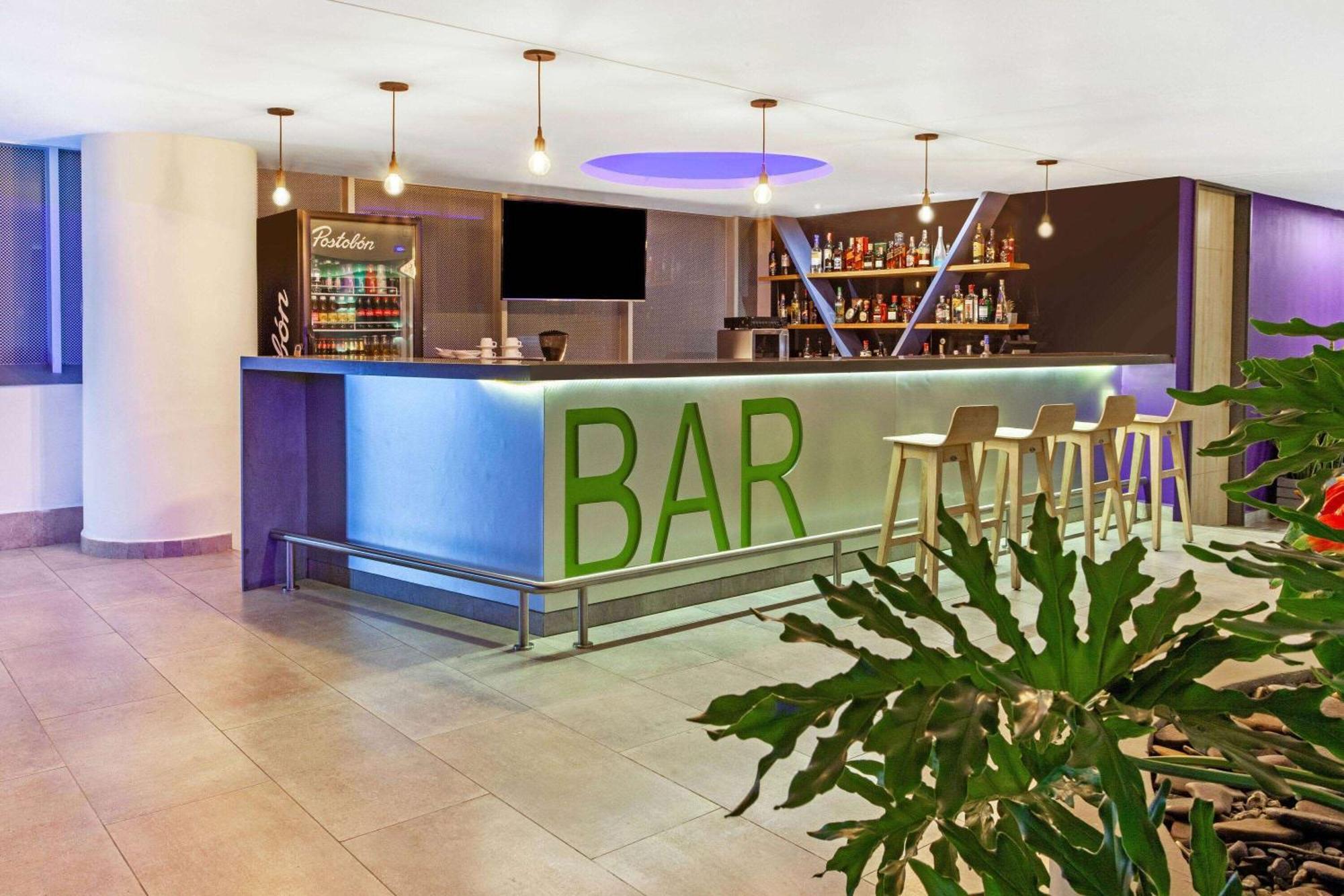 La Quinta By Wyndham Medellin Hotel Eksteriør billede