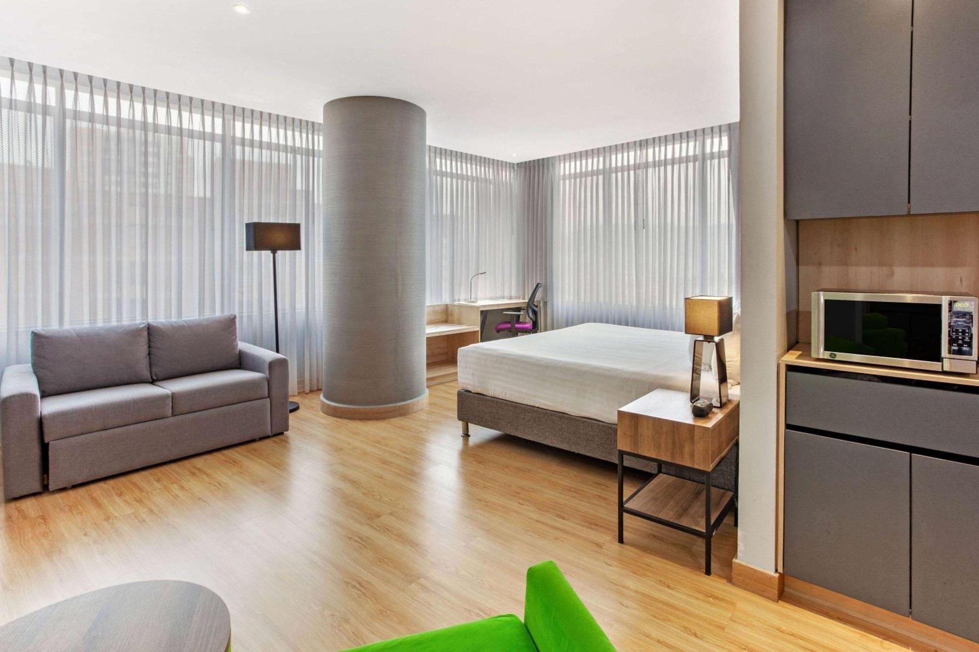 La Quinta By Wyndham Medellin Hotel Eksteriør billede