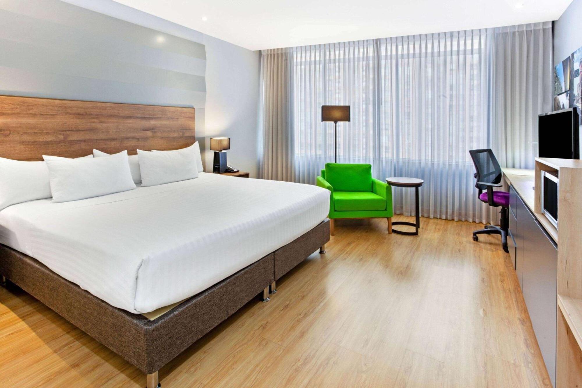 La Quinta By Wyndham Medellin Hotel Eksteriør billede