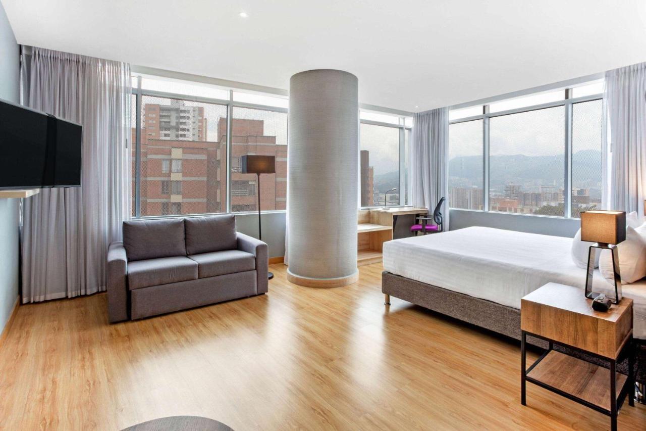 La Quinta By Wyndham Medellin Hotel Eksteriør billede