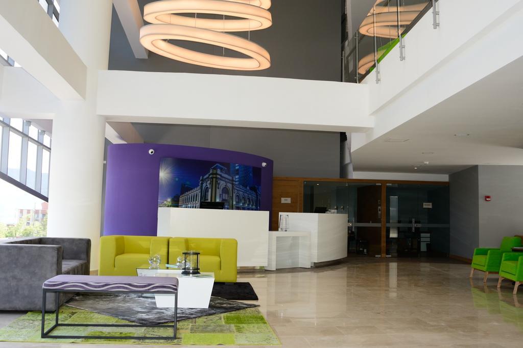 La Quinta By Wyndham Medellin Hotel Eksteriør billede