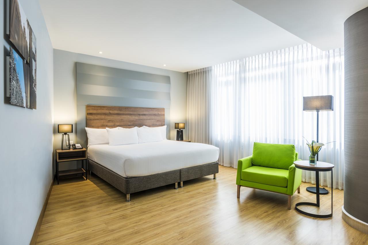 La Quinta By Wyndham Medellin Hotel Eksteriør billede